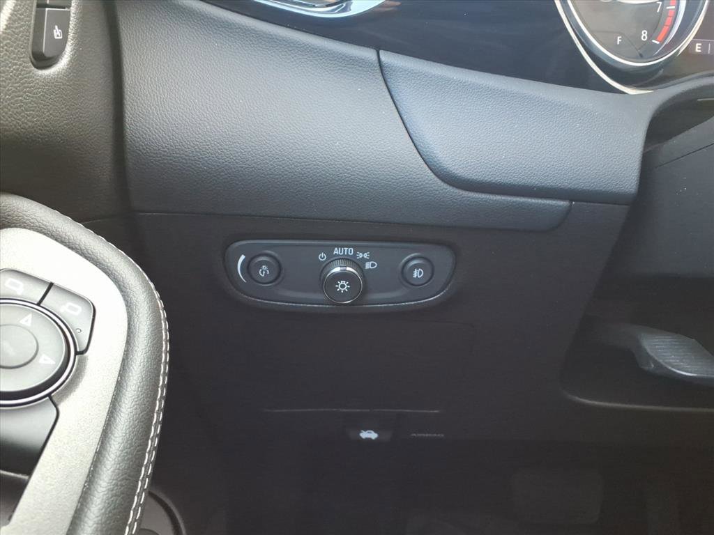 Certified 2022 Buick Encore GX Essence image 14