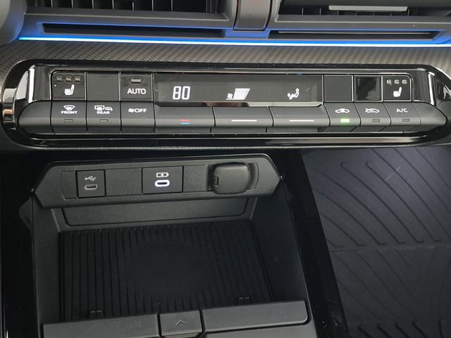 New 2026 Toyota Prius XLE image 18