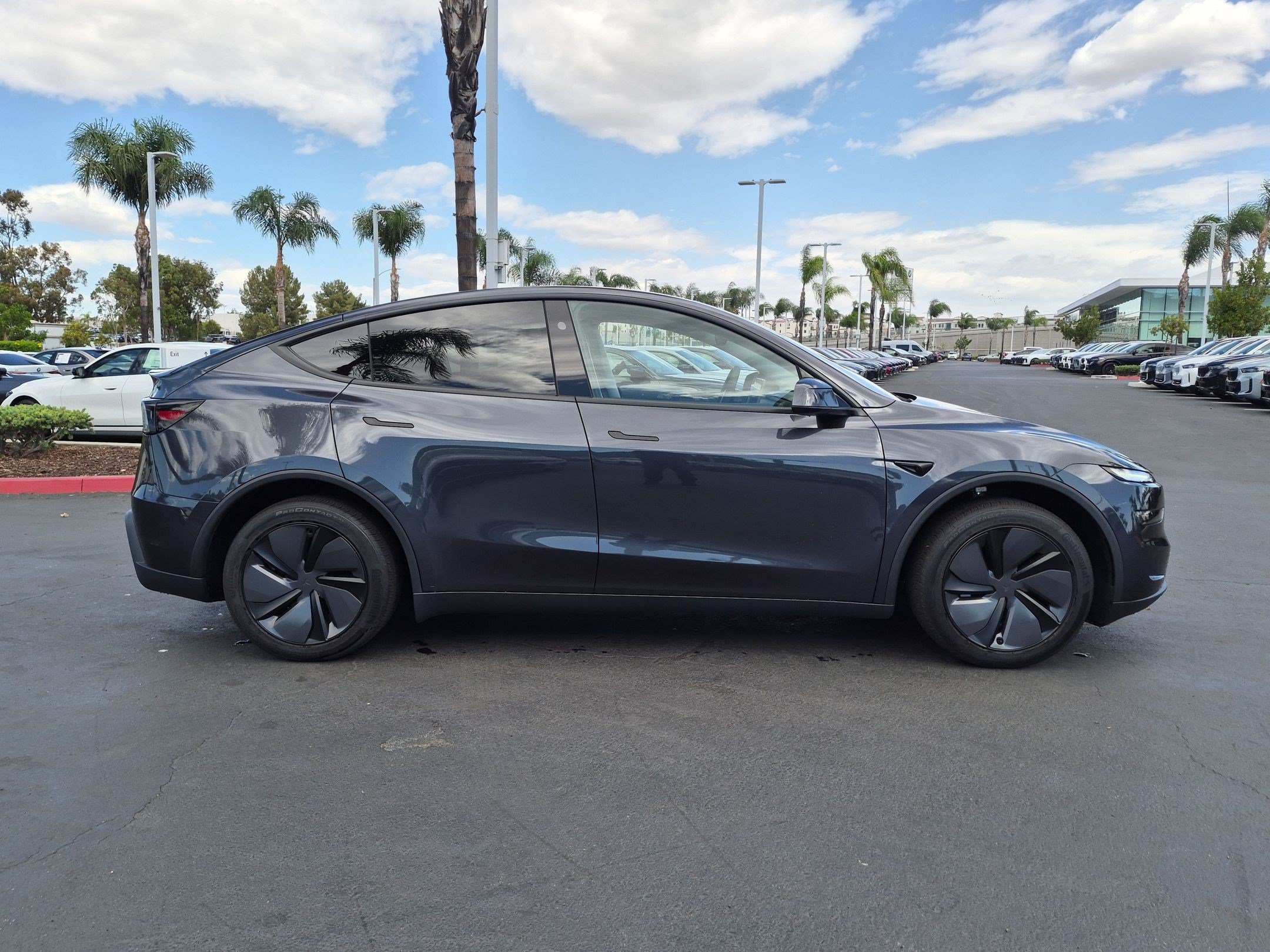 Used 2026 Tesla Model Y Long Range RWD image 11