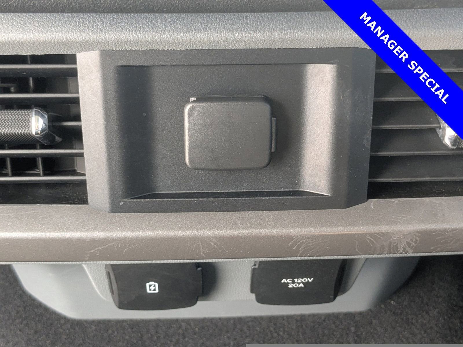 Used 2023 Ford F150 Lightning XLT image 14