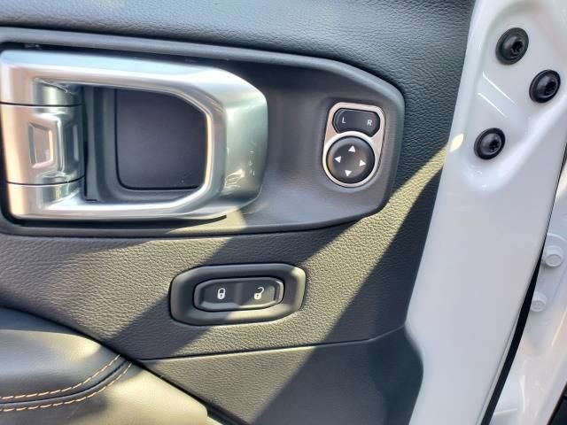 New 2025 Jeep Wrangler Sahara image 7