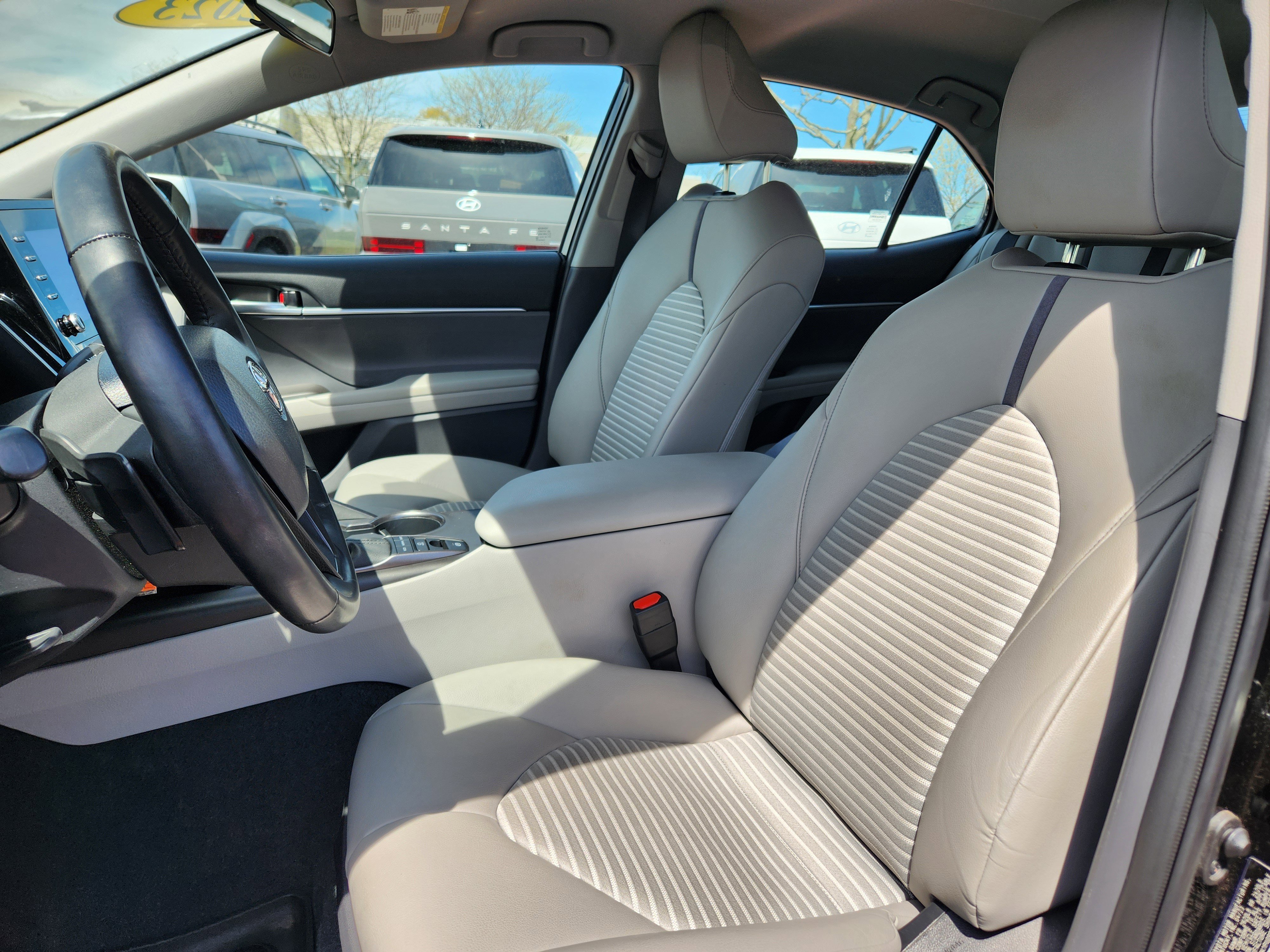 Used 2023 Toyota Camry SE image 10