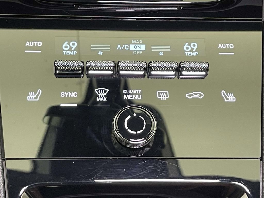 Used 2024 Porsche Cayenne image 33