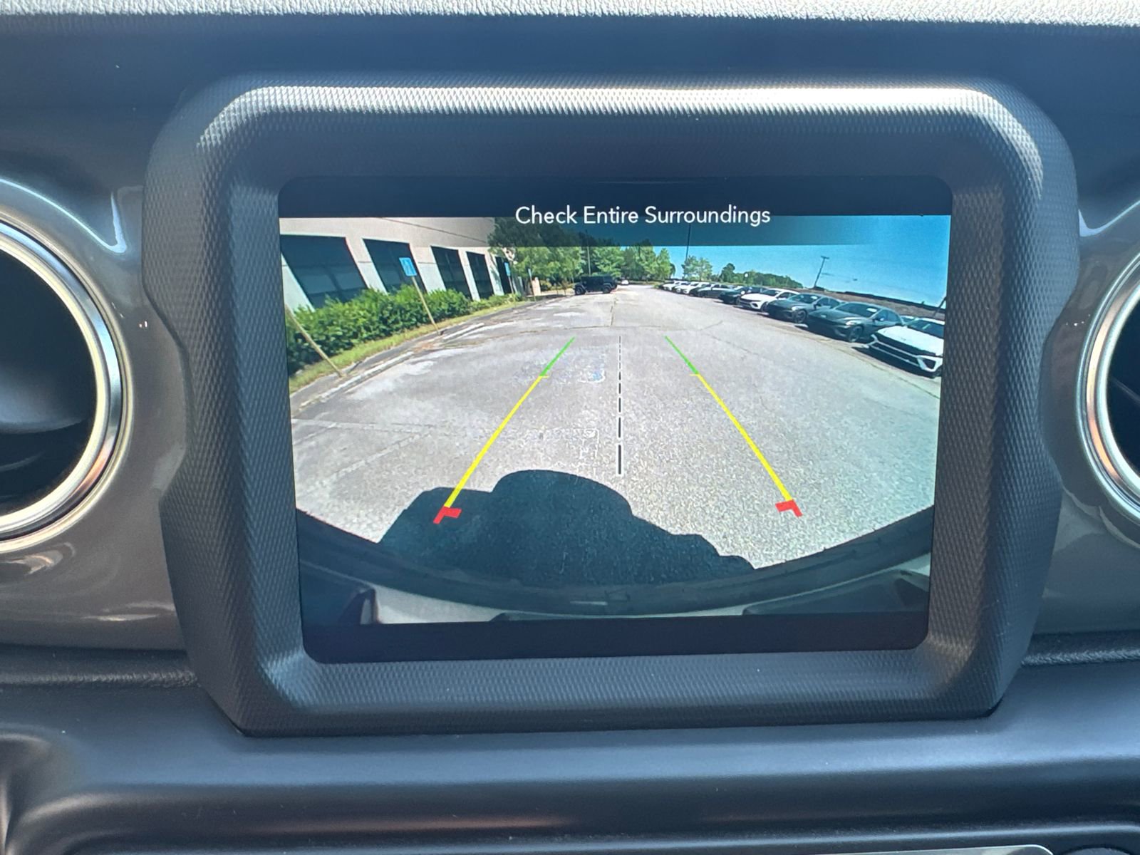 Used 2022 Jeep Wrangler Unlimited Sahara w/ Dual Top Group AWD/4WD image 29