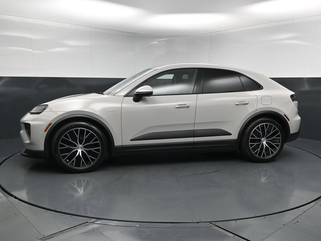 New 2026 Porsche Macan 4 Electric AWD/4WD image 2