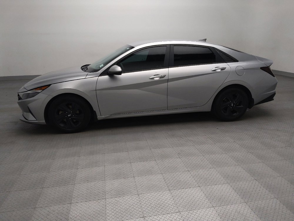 Used 2022 Hyundai Elantra SEL FWD image 2