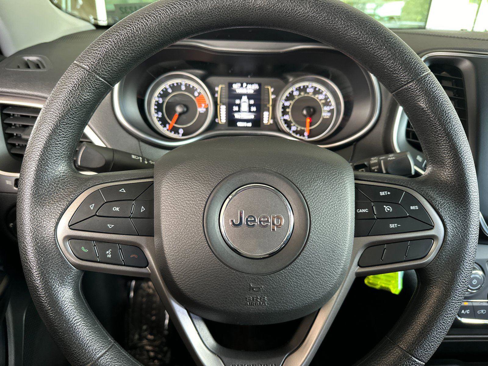 Used 2019 Jeep Cherokee Latitude w/ Popular Appearance Group FWD image 21