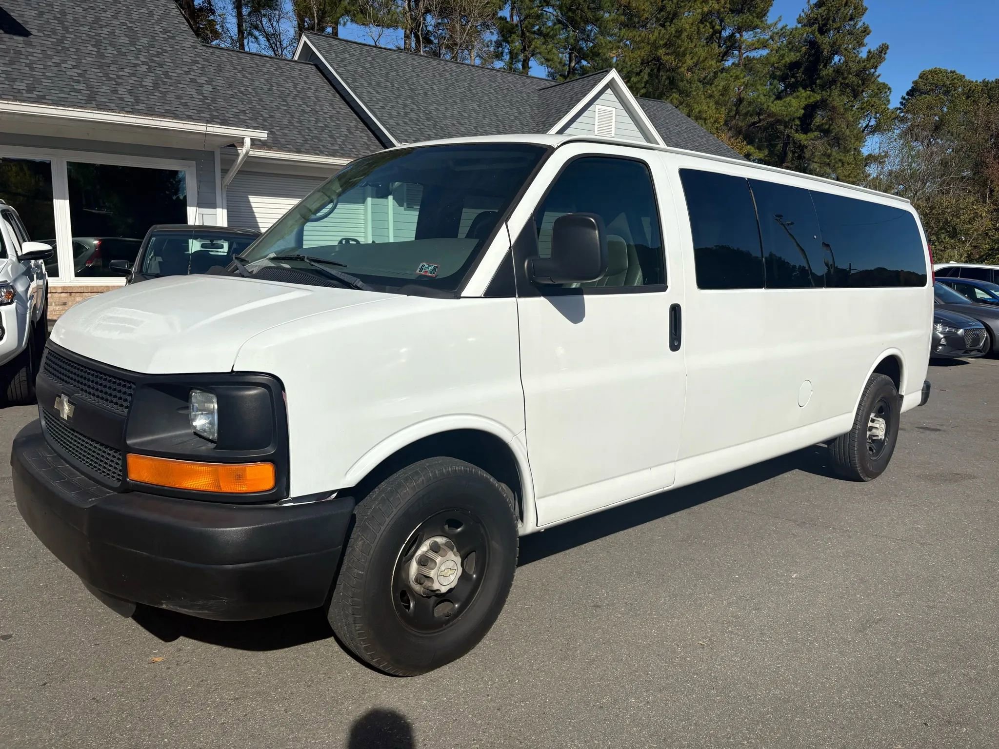 Used 2009 Chevrolet Express 3500 Extended Passenger