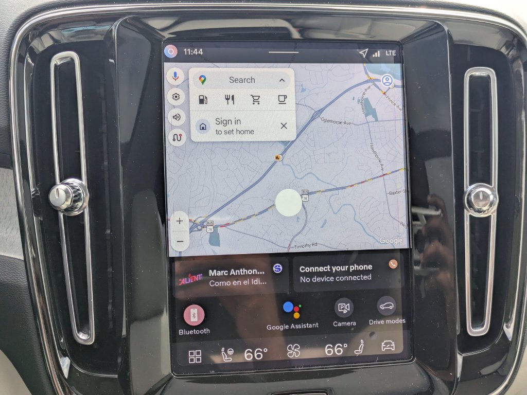 New 2026 Volvo XC40 B4 Plus w/ Climate Package FWD image 24