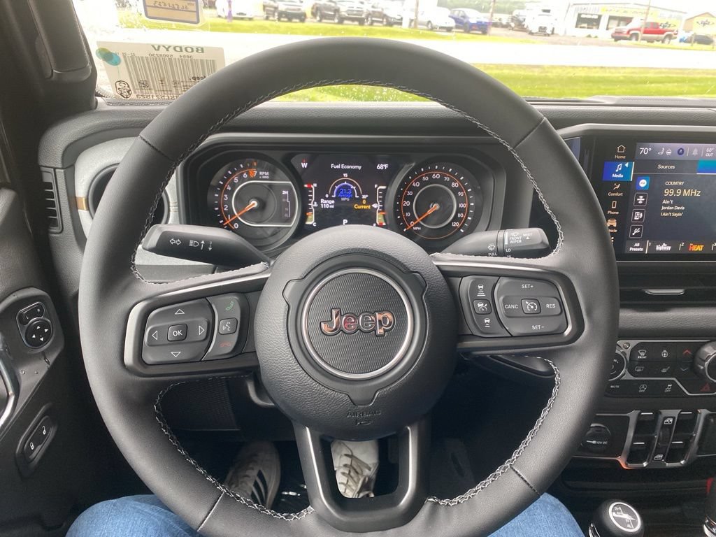 New 2025 Jeep Gladiator Sport AWD/4WD image 16