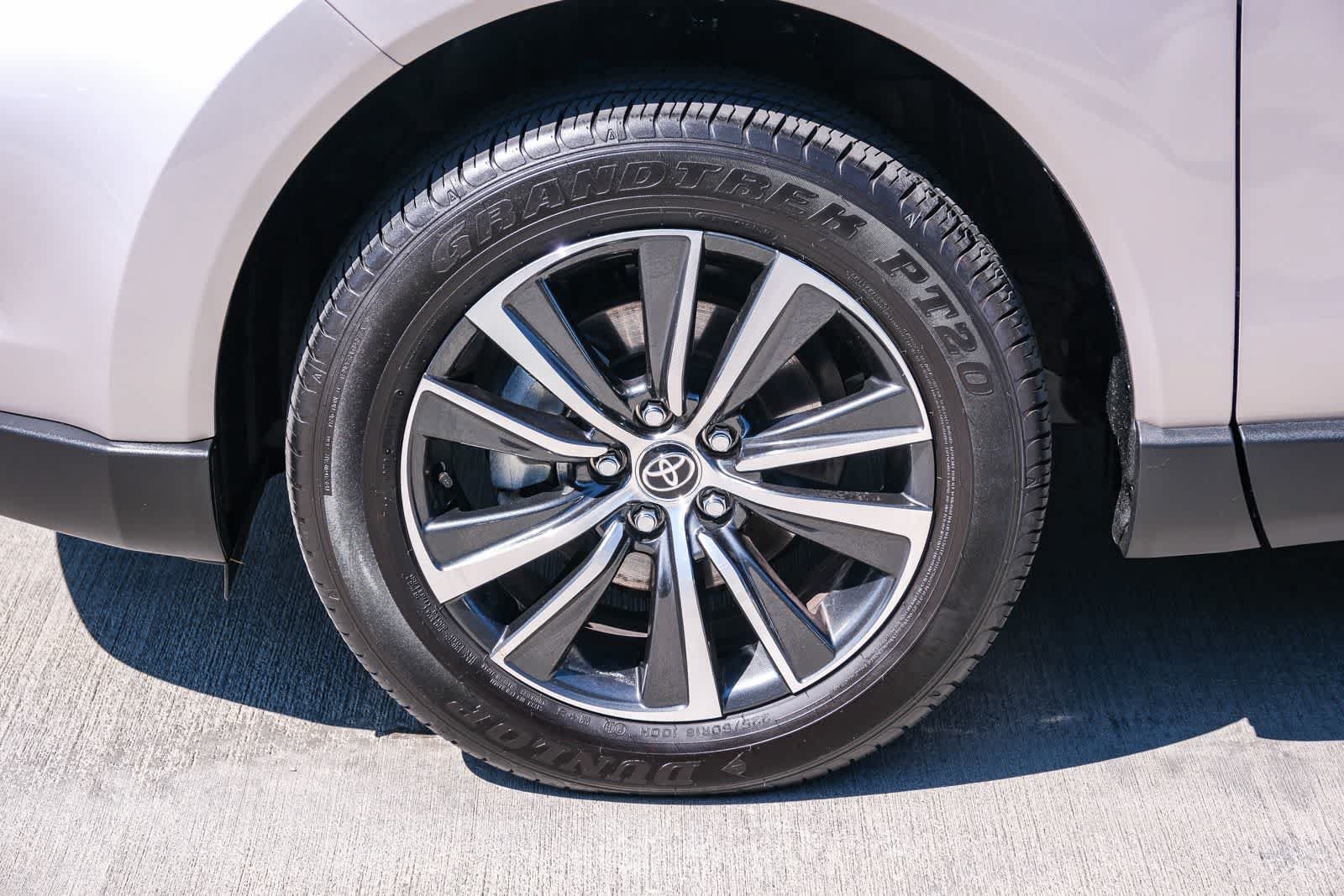 Certified 2024 Toyota Venza LE AWD/4WD image 10