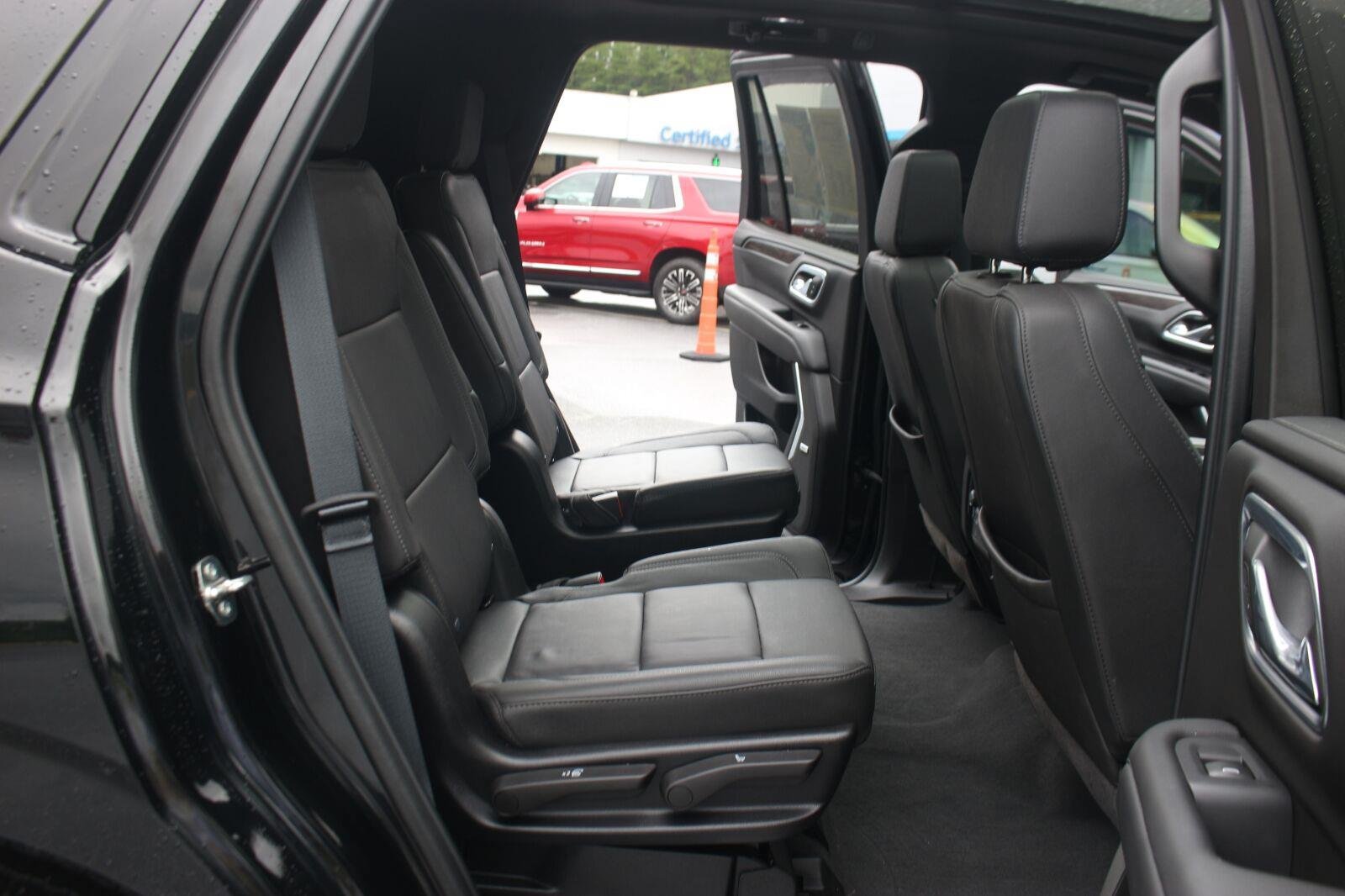 Used 2024 Chevrolet Tahoe Z71 w/ Luxury Package AWD/4WD image 41