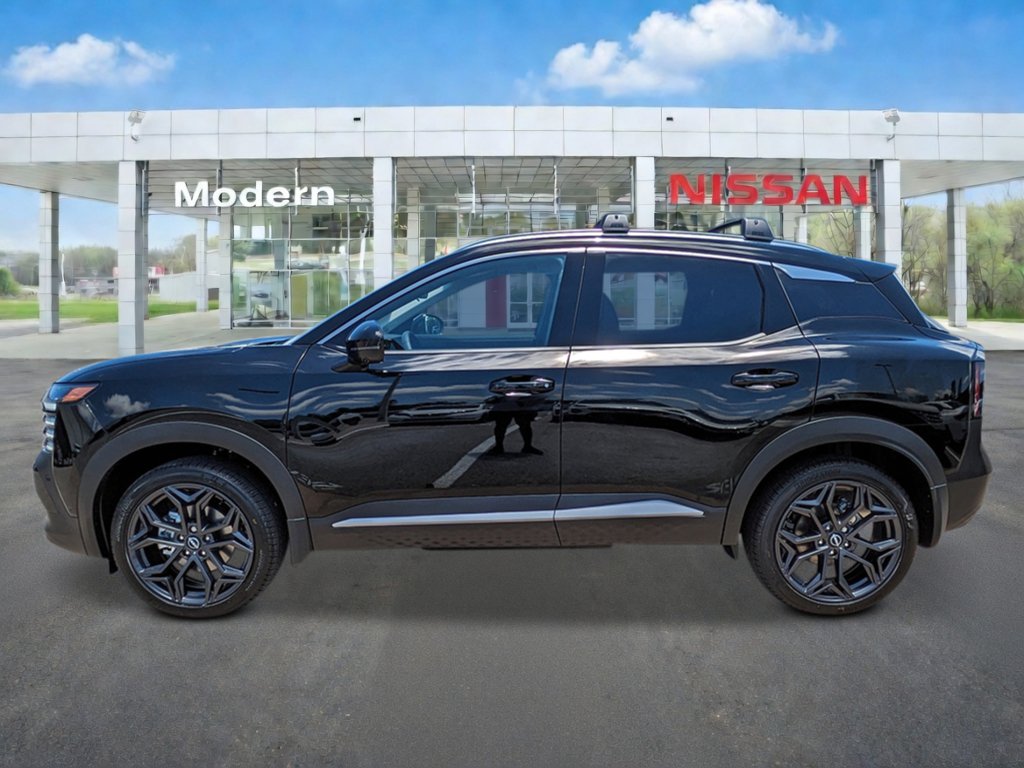 New 2026 Nissan Kicks SR w/ Cold Weather Package FWD image 2