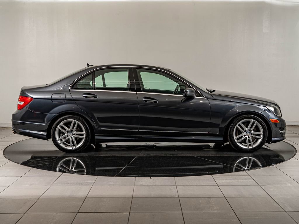 Used 2013 Mercedes-Benz C 300 4MATIC Sedan image 4