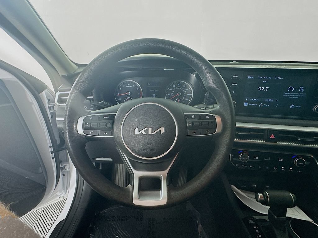 Used 2023 Kia K5 LXS FWD image 16