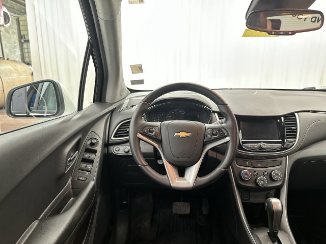 Used 2021 Chevrolet Trax LT w/ Driver Confidence Package AWD/4WD image 15