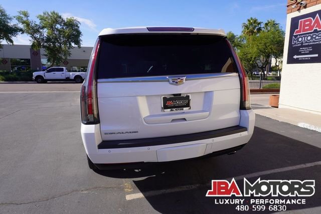 Used 2020 Cadillac Escalade ESV Platinum image 30