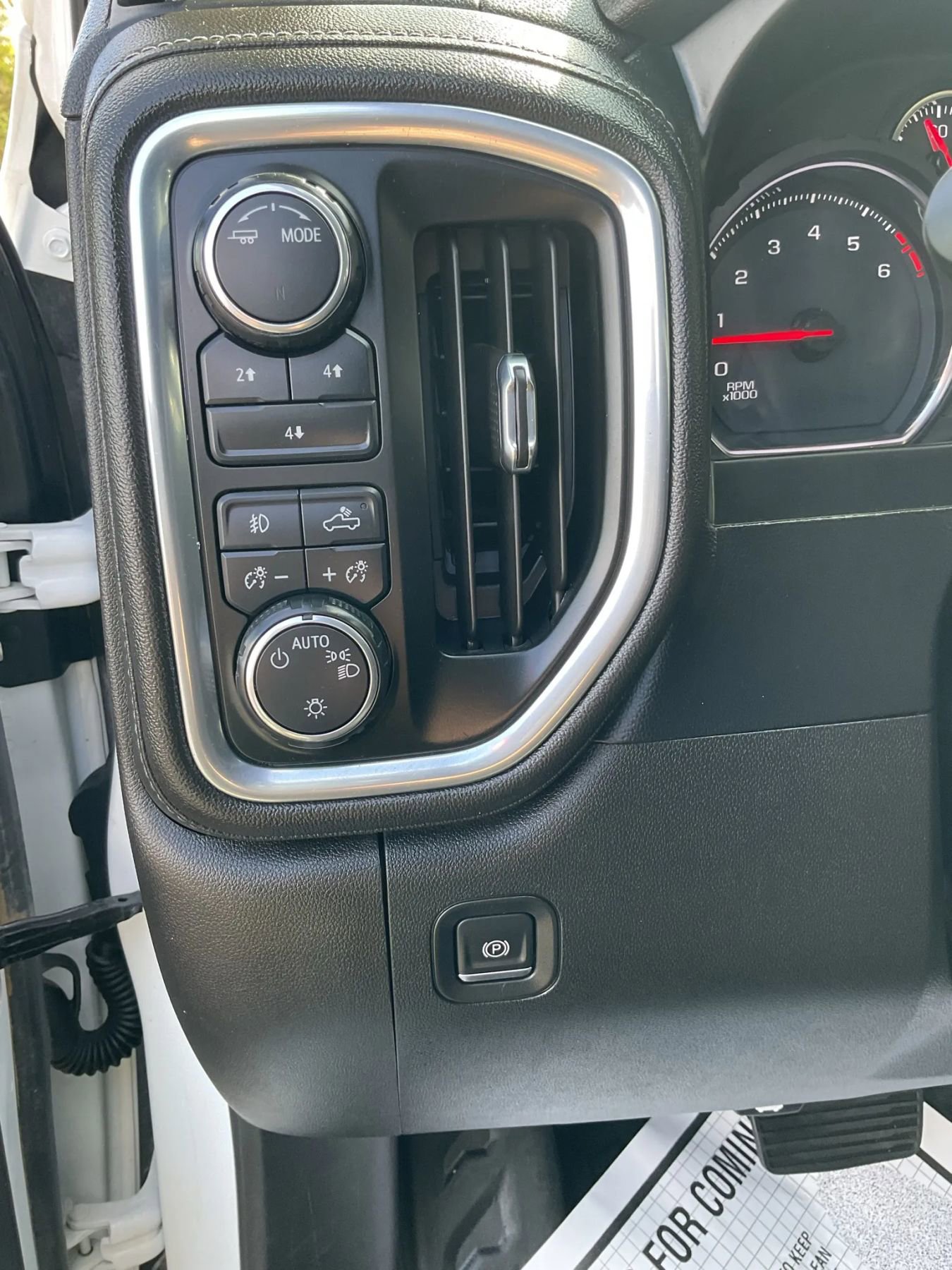 Used 2020 Chevrolet Silverado 2500 LT image 26