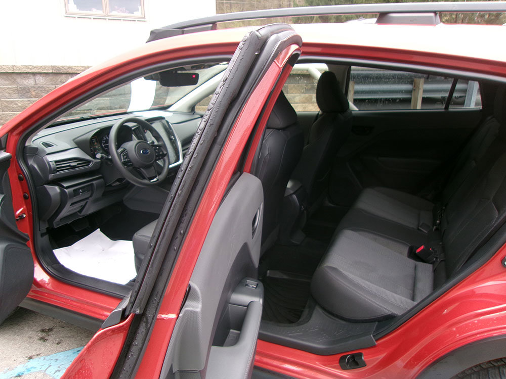 Used 2024 Subaru Crosstrek 2.0i Premium AWD/4WD image 13