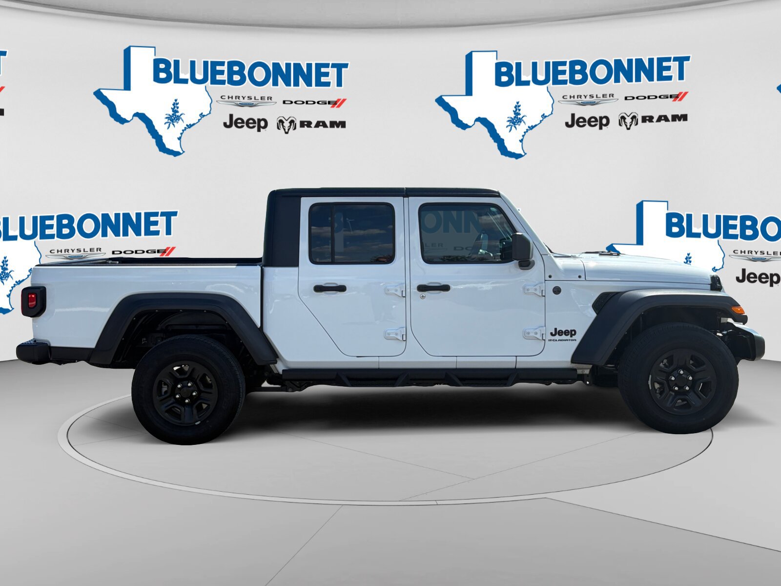 Used 2024 Jeep Gladiator Sport AWD/4WD image 4