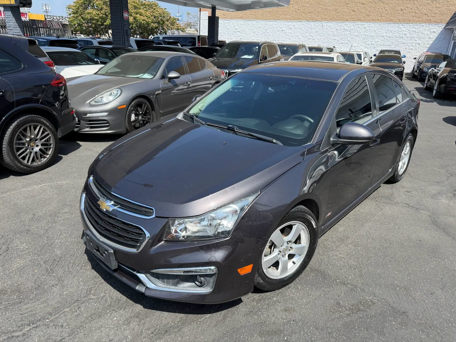 Used 2015 Chevrolet Cruze LT w/ Sun And Sound Package FWD image 2