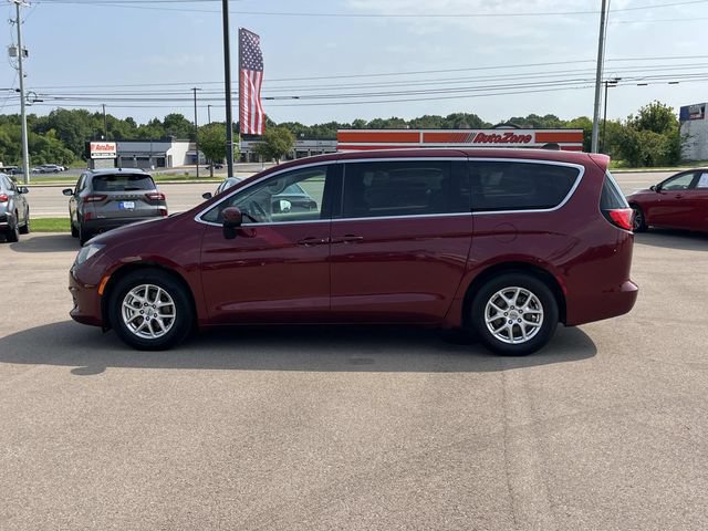 Used 2023 Chrysler Voyager LX FWD image 7