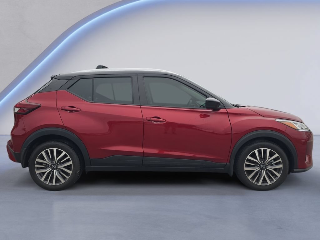 Used 2024 Nissan Kicks SV w/ Interior Electronics Package FWD image 7