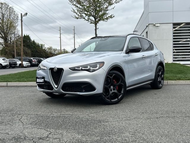 Used 2024 Alfa Romeo Stelvio Ti w/ Performance Driving Package AWD/4WD image 1