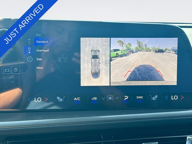 New 2026 Chevrolet Traverse LT w/ Sun and Wheel Package FWD image 17