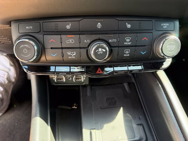 Used 2024 Nissan Sentra SR FWD image 18