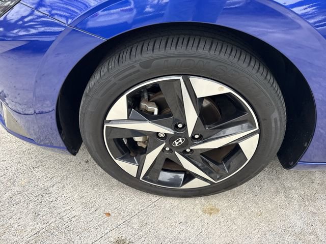 Used 2023 Hyundai Elantra Limited FWD image 10