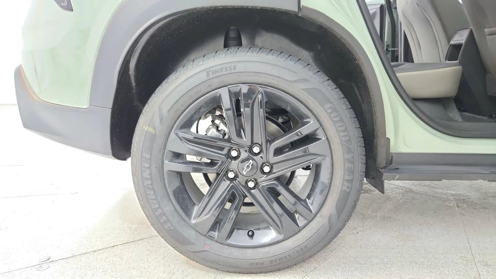 Used 2024 Chevrolet Trax ACTIV w/ Sunroof Package image 13