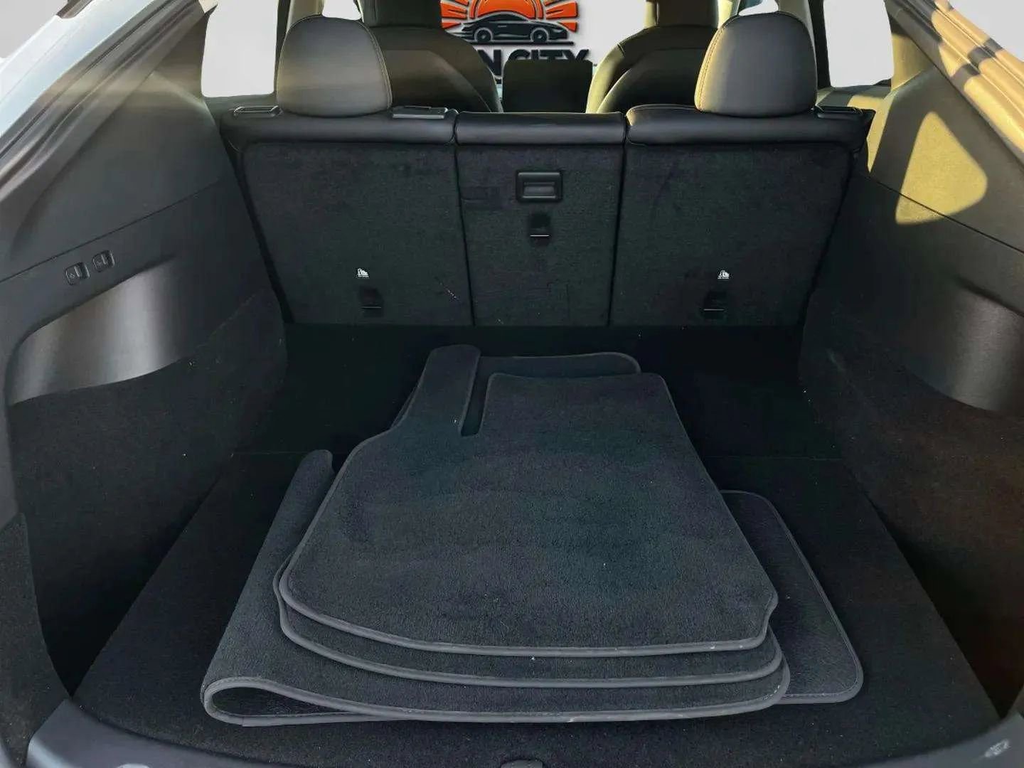 Used 2022 Tesla Model Y Long Range image 17