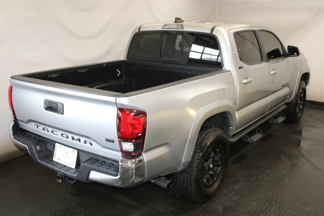 Used 2022 Toyota Tacoma SR5 RWD image 4
