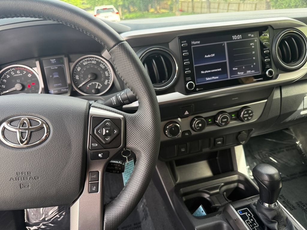 Used 2022 Toyota Tacoma SR5 w/ SR5 Appearance Package (SM) AWD/4WD image 30