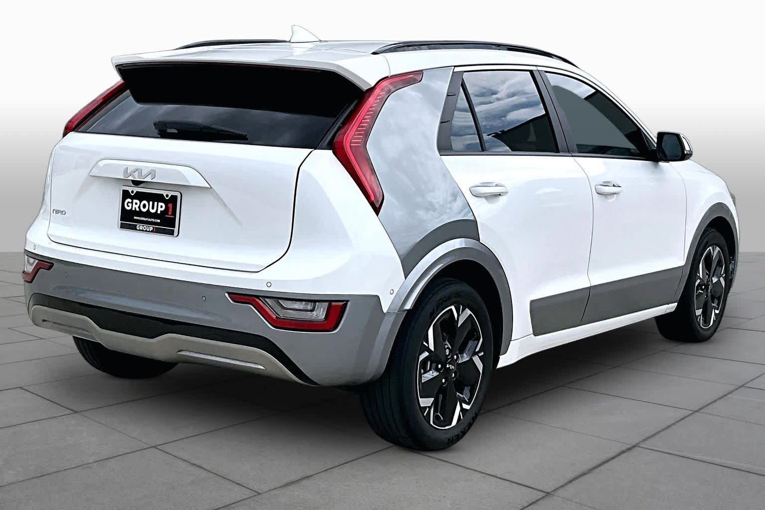 Used 2023 Kia Niro Wave FWD image 11