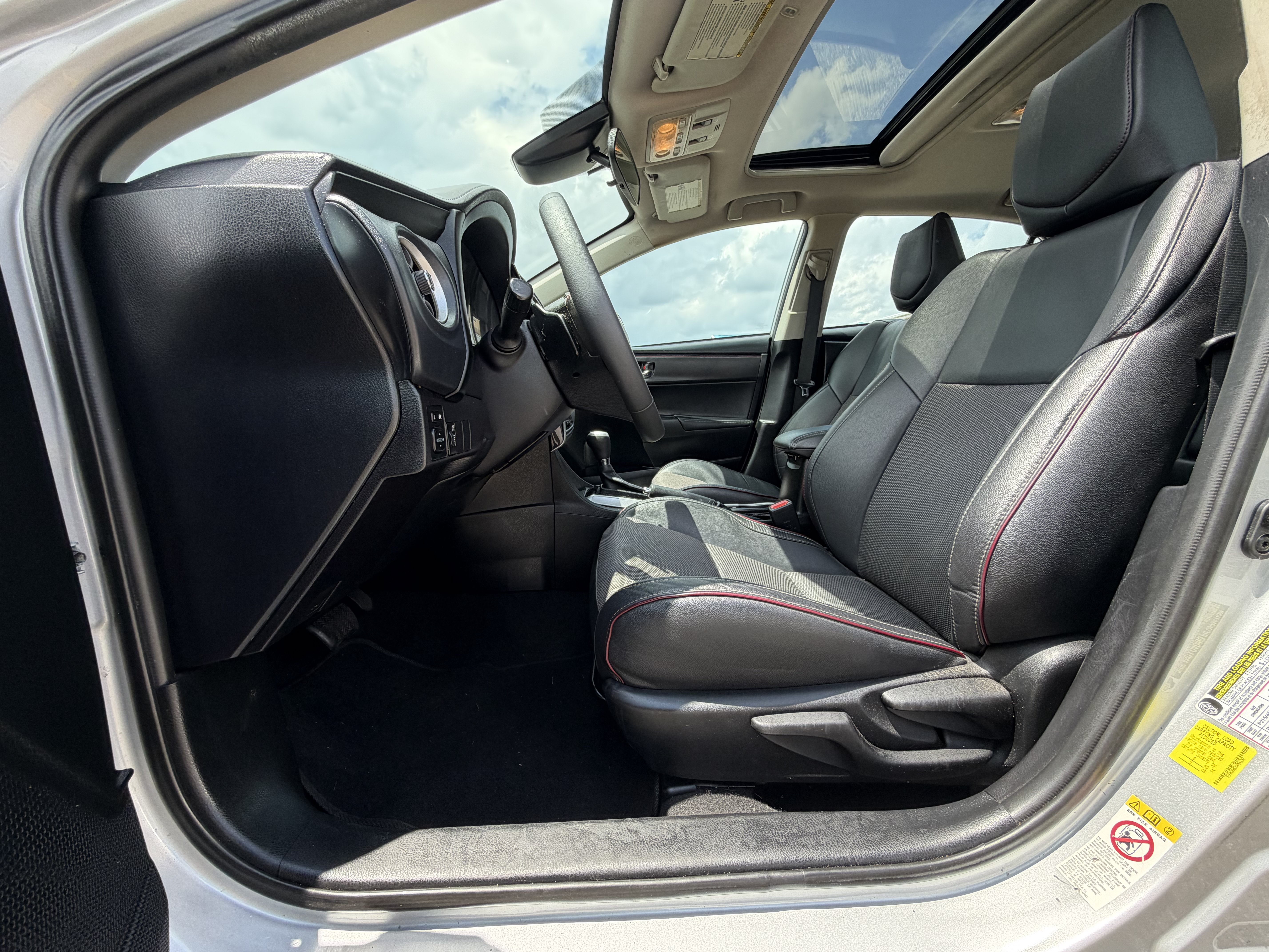 Used 2017 Toyota Corolla SE 50th Anniversary FWD image 10