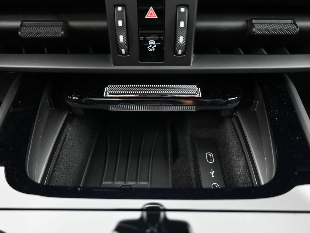 Used 2026 Porsche Cayenne GTS AWD/4WD image 24