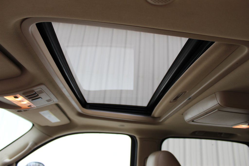 Used 2013 Cadillac Escalade ESV Premium image 17