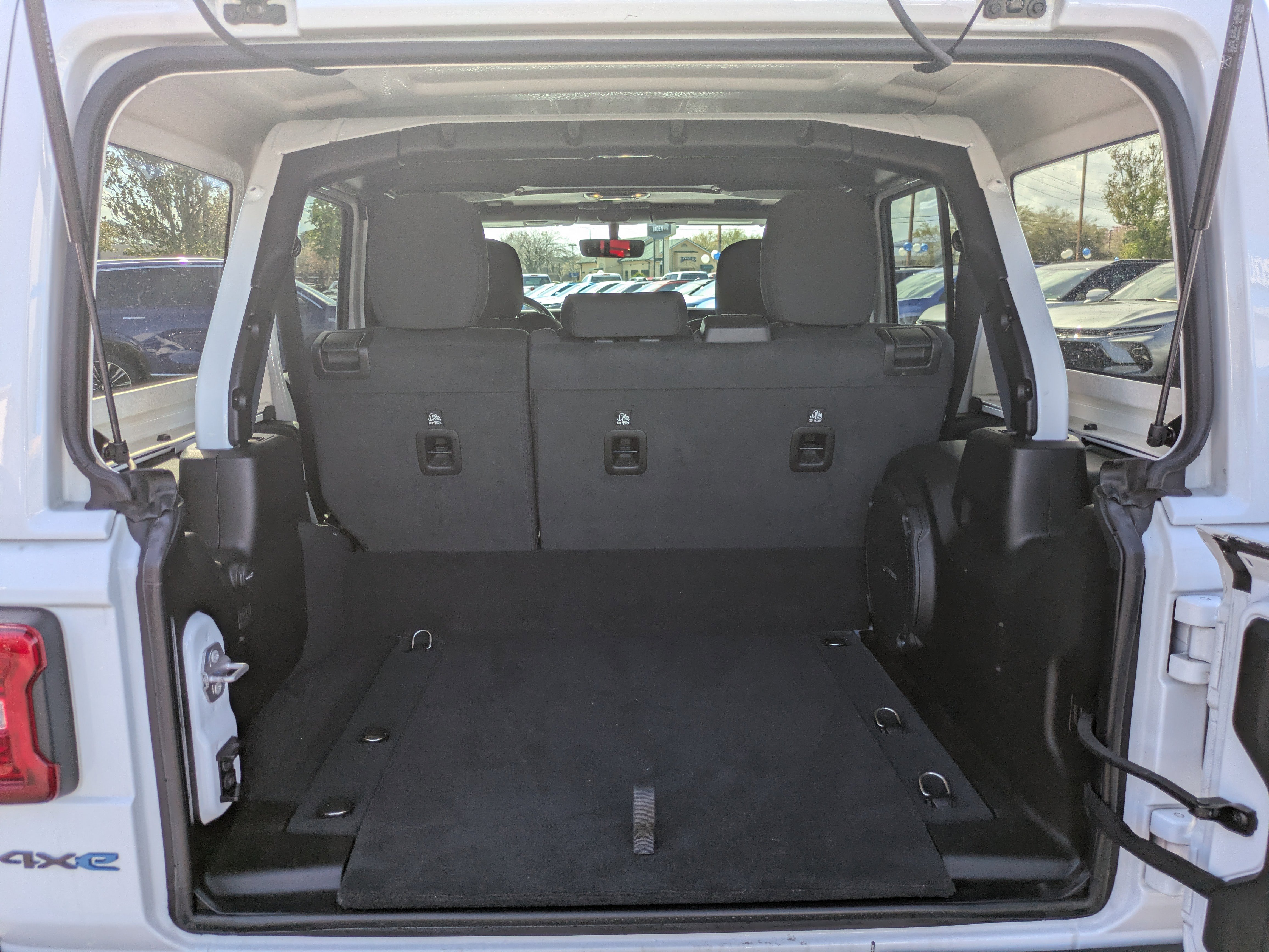 Used 2023 Jeep Wrangler Unlimited Rubicon 4xe w/ Cold Weather Group image 7