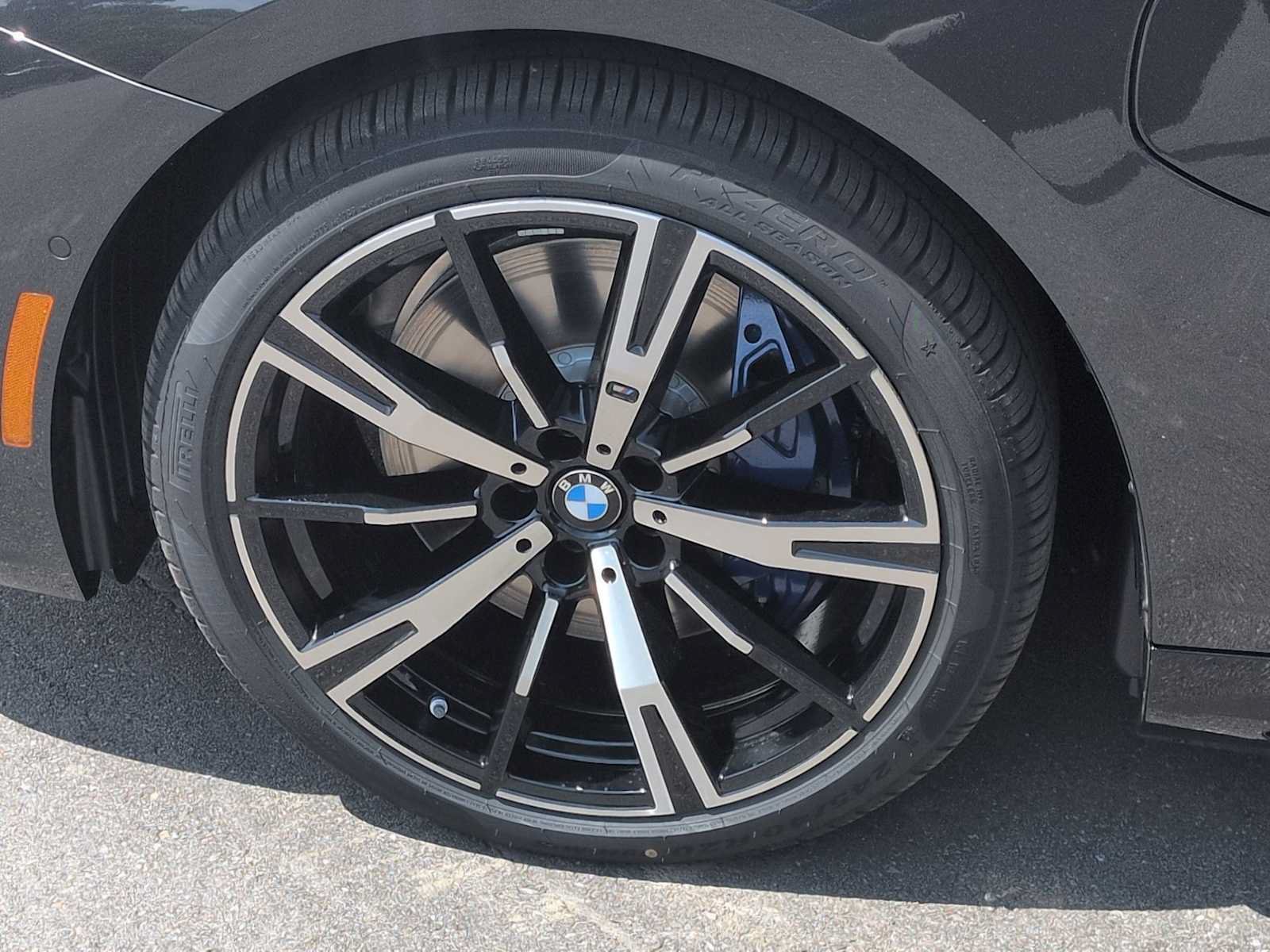 New 2027 BMW 550e xDrive AWD/4WD image 13