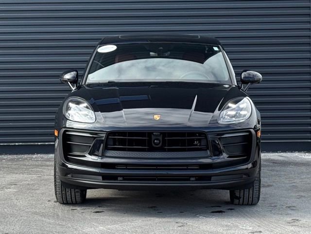Certified 2025 Porsche Macan image 10