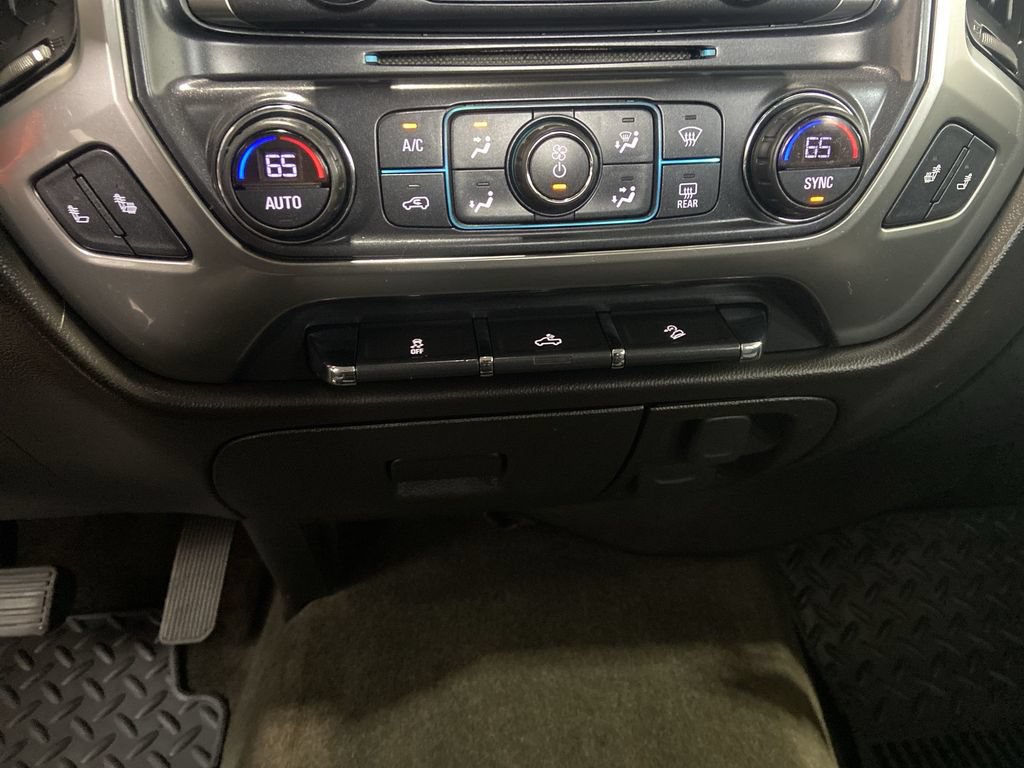 Used 2018 Chevrolet Silverado 1500 LT w/ All Star Edition AWD/4WD image 17