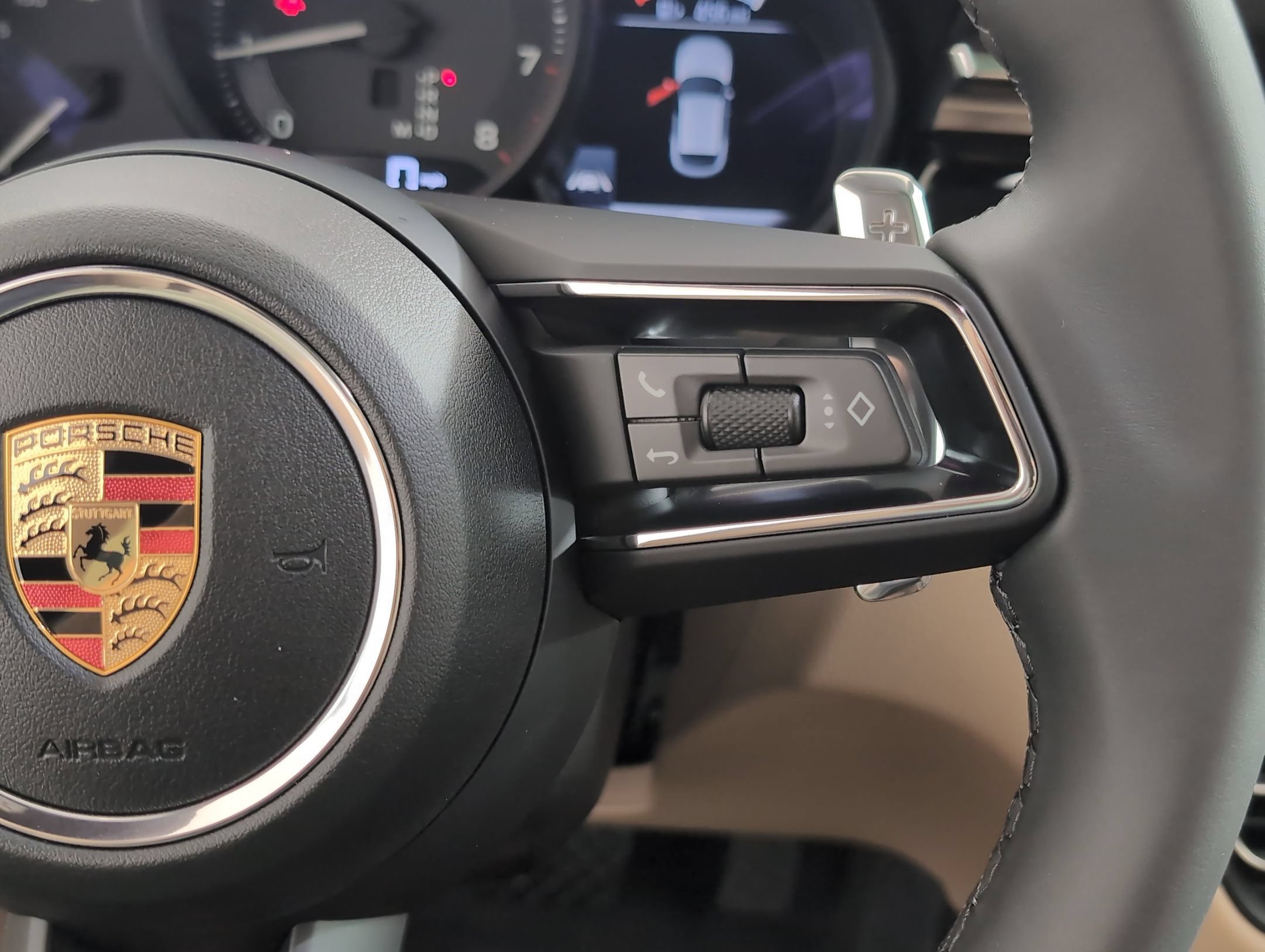 Certified 2026 Porsche Macan AWD/4WD image 29