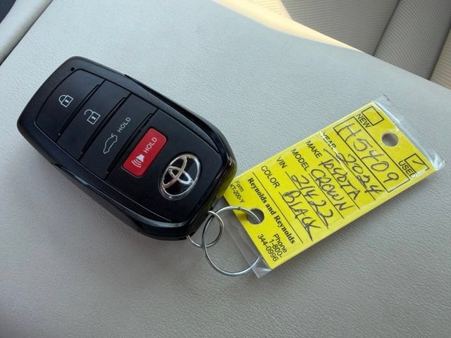 Used 2024 Toyota Crown AWD/4WD image 46