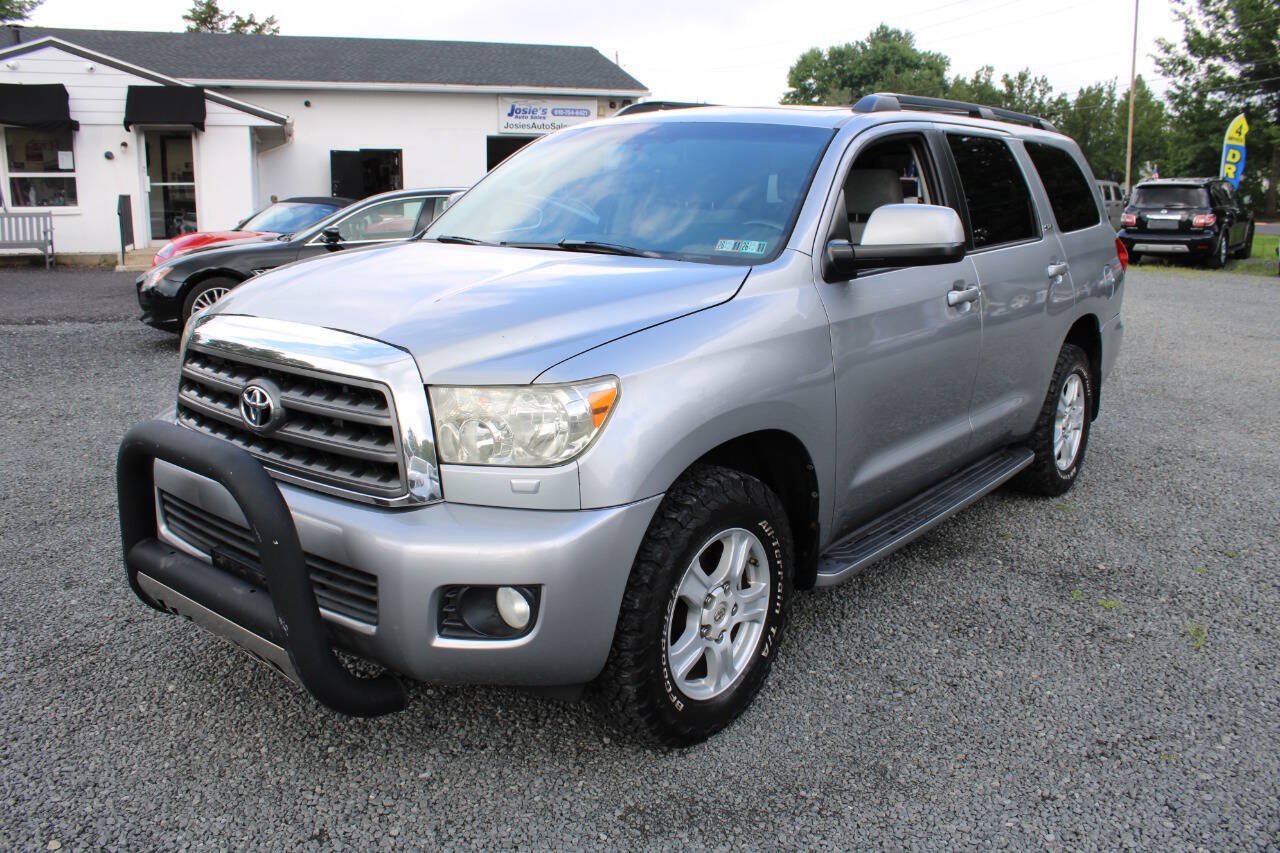 Used 2010 Toyota Sequoia SR5 AWD/4WD image 2
