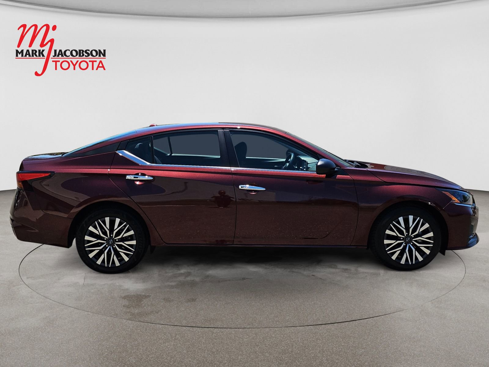 Used 2025 Nissan Altima 2.5 SV FWD image 4