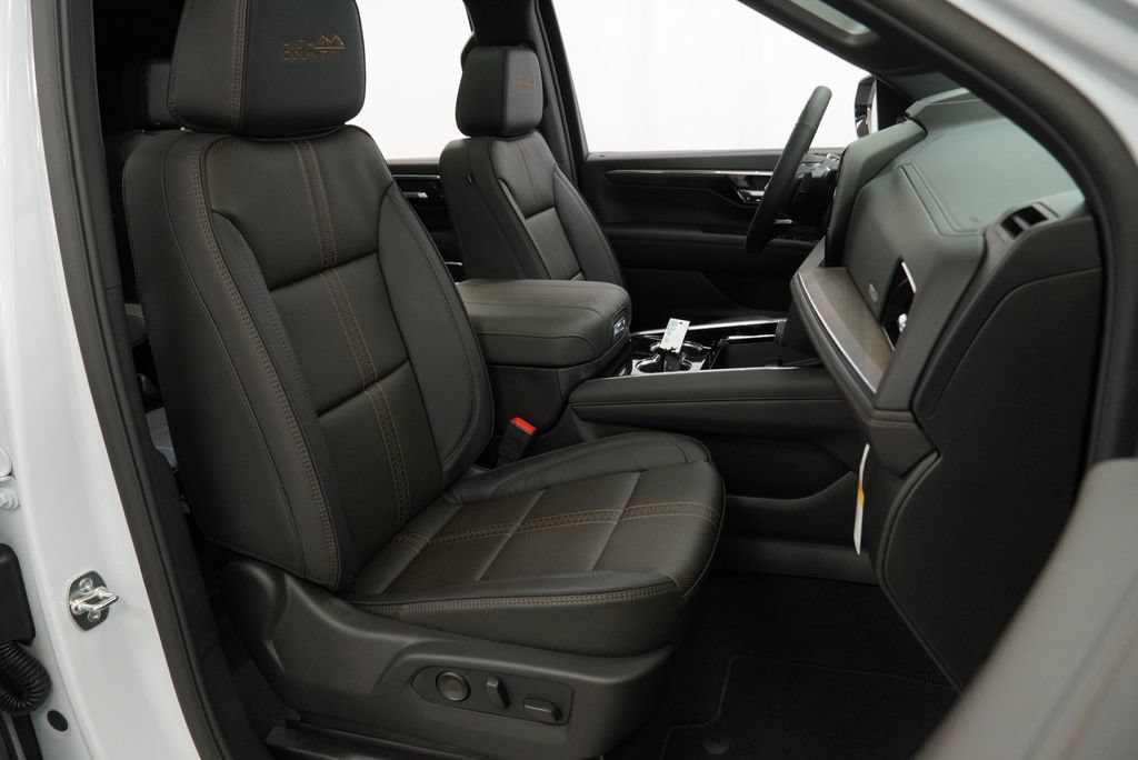 New 2026 Chevrolet Suburban High Country AWD/4WD image 31