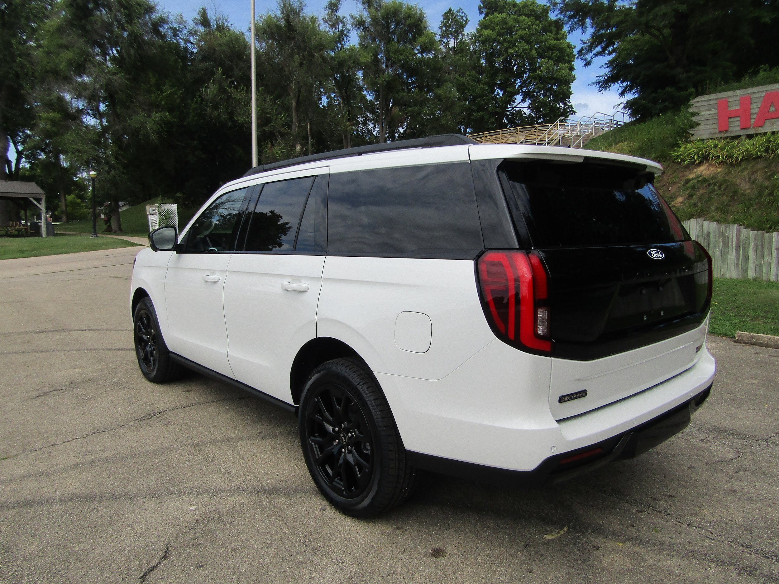 New 2027 Ford Expedition Platinum AWD/4WD image 2