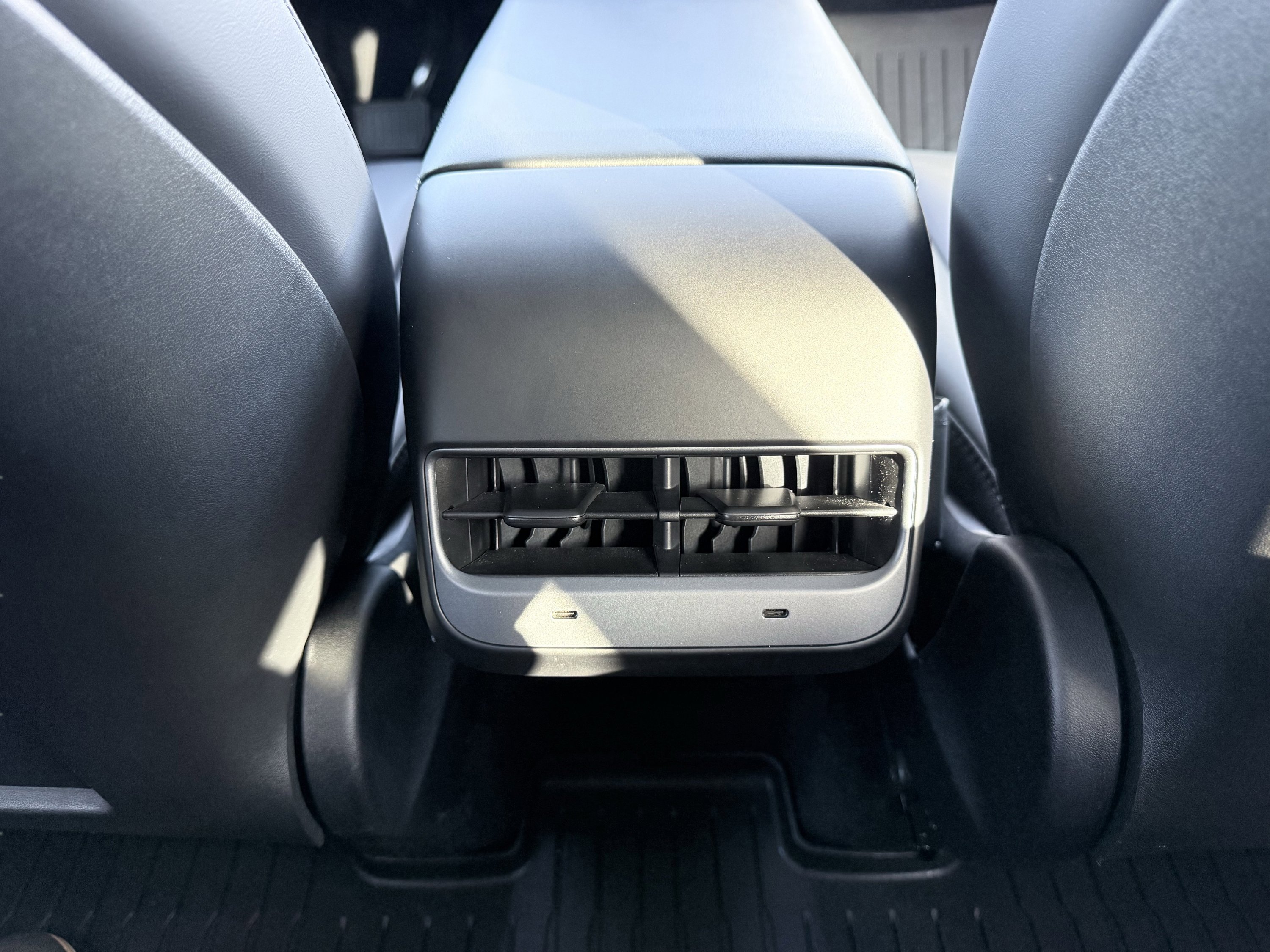 Used 2025 Tesla Model Y Long Range image 48